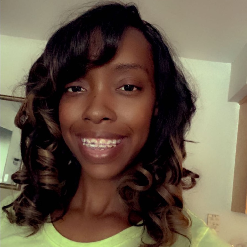 Meet your Posher, Naketa